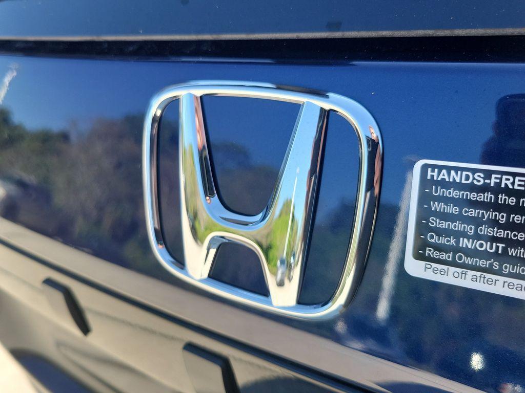 new 2025 Honda Pilot car, priced at $51,095