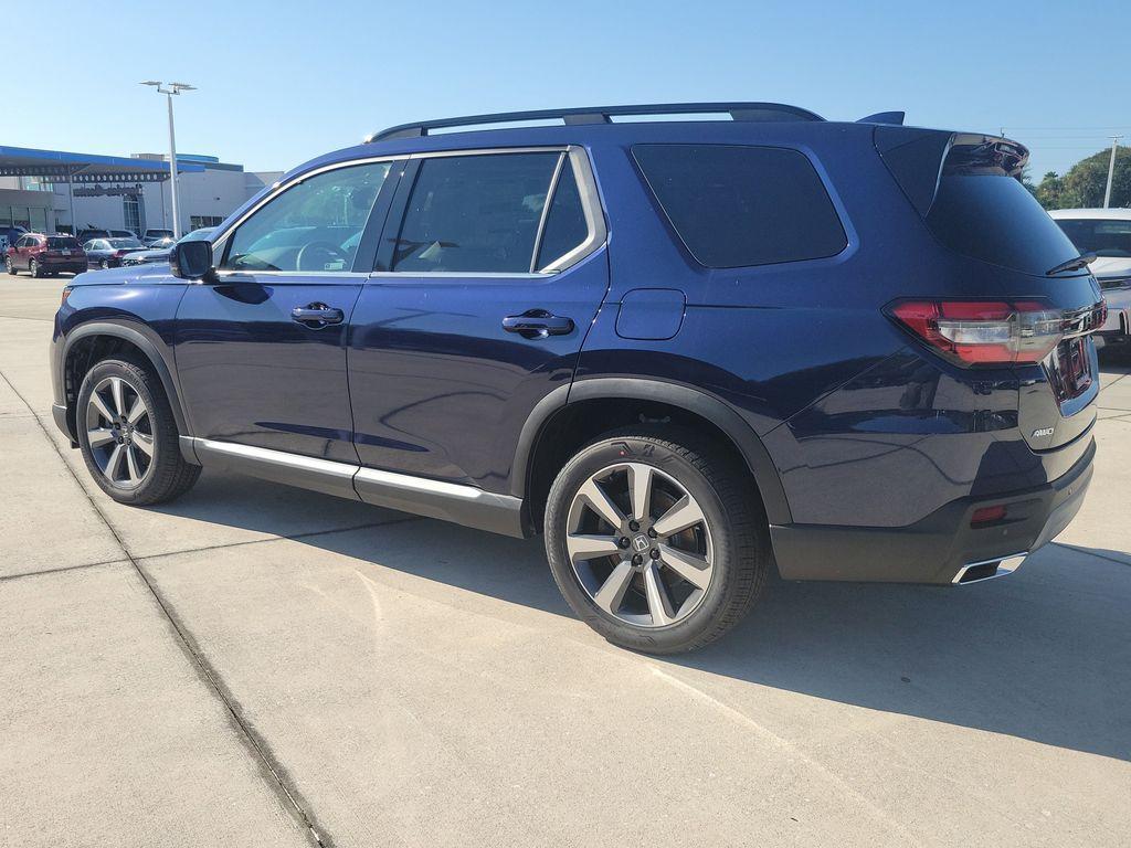 new 2025 Honda Pilot car, priced at $51,095