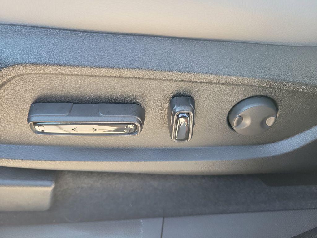 new 2025 Honda Pilot car, priced at $51,095