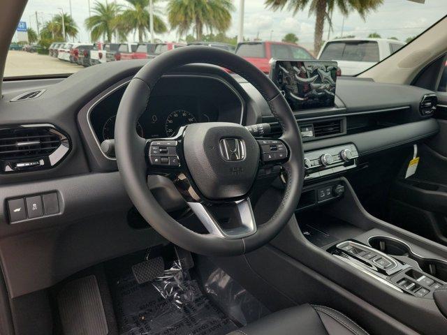 new 2025 Honda Pilot car, priced at $45,450