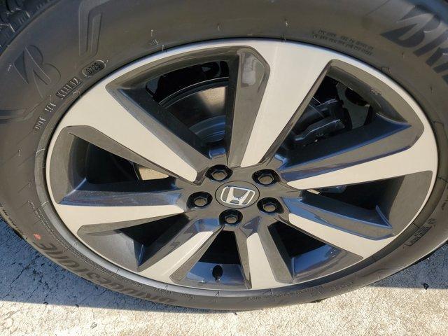 new 2025 Honda Pilot car, priced at $51,050