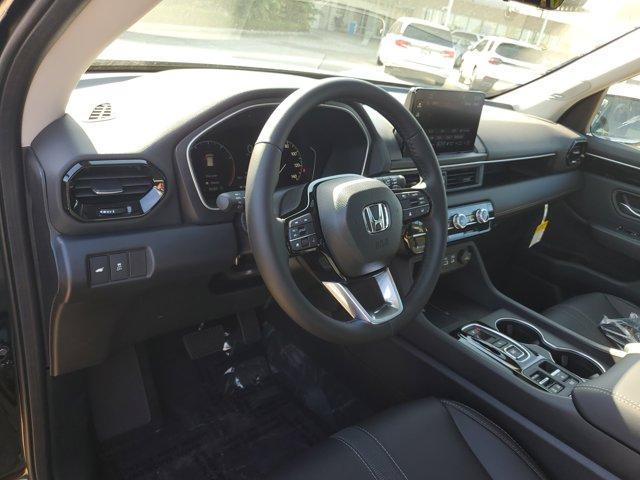 new 2025 Honda Pilot car, priced at $51,050