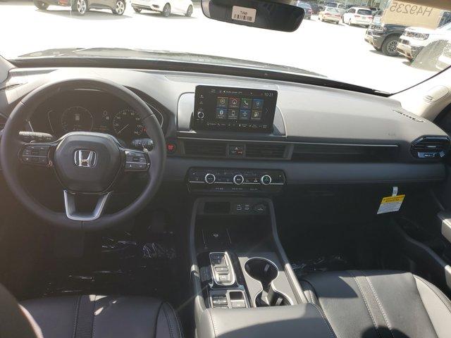 new 2025 Honda Pilot car, priced at $51,050