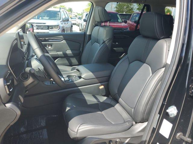 new 2025 Honda Pilot car, priced at $51,050