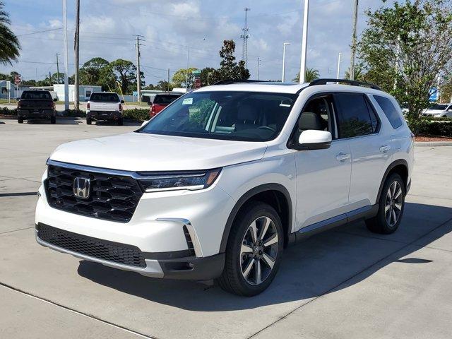 new 2025 Honda Pilot car, priced at $49,350