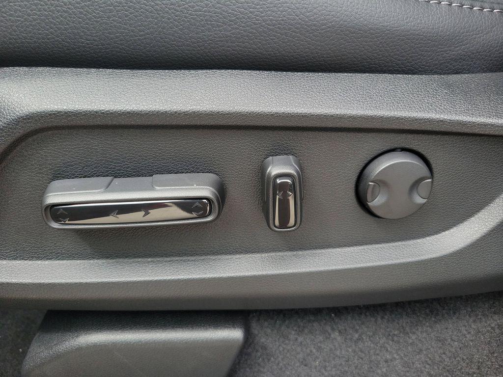 new 2025 Honda Pilot car, priced at $45,450