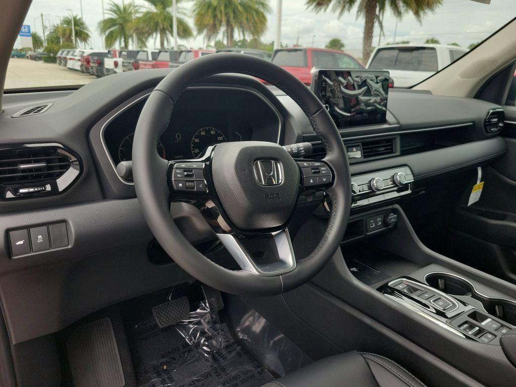 new 2025 Honda Pilot car, priced at $45,450