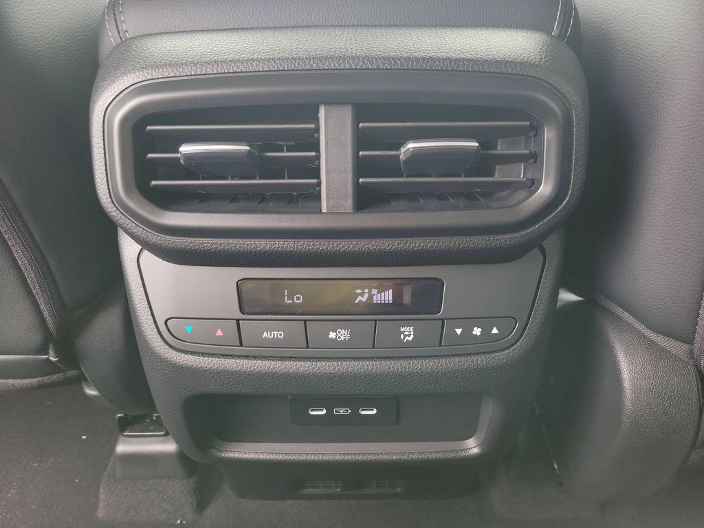 new 2025 Honda Pilot car, priced at $45,450