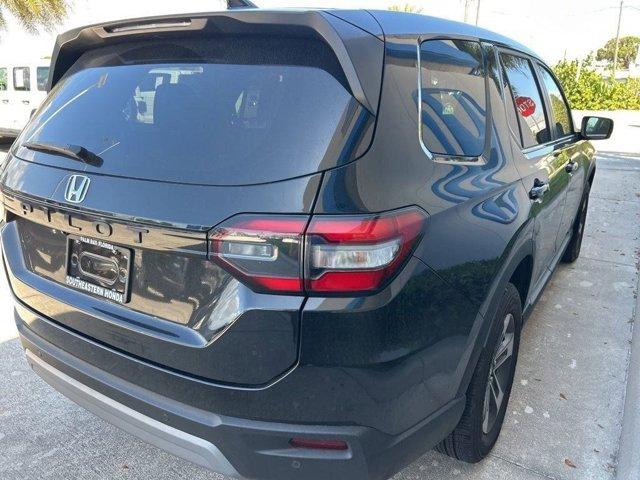 used 2025 Honda Pilot car, priced at $41,900