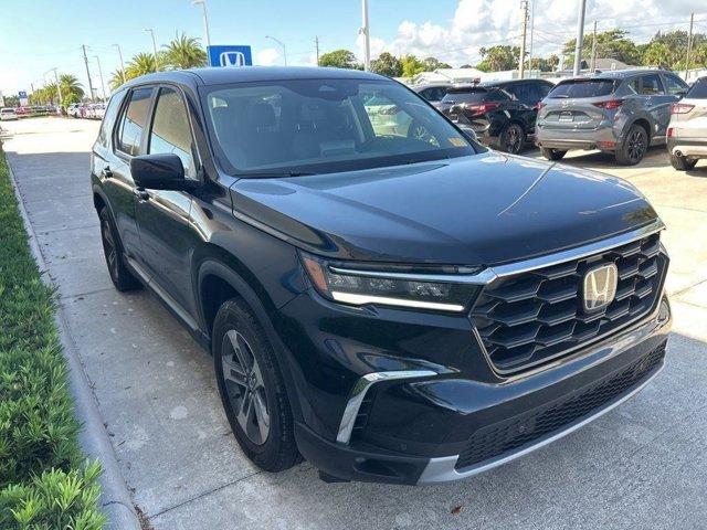 used 2025 Honda Pilot car, priced at $41,900