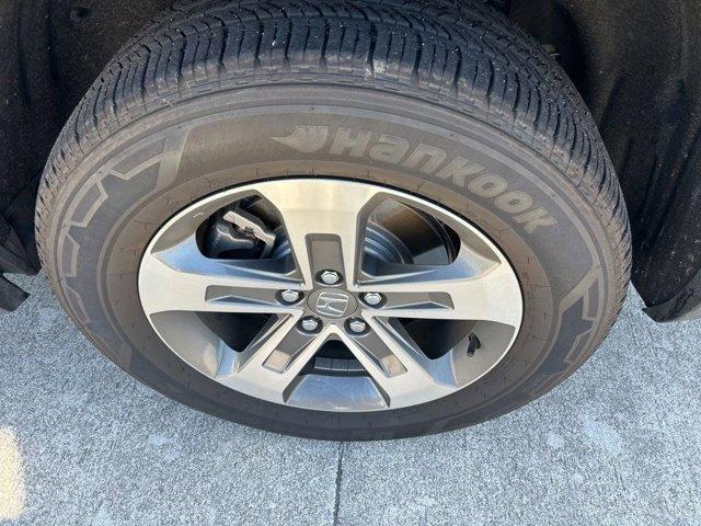 used 2025 Honda Pilot car, priced at $41,900