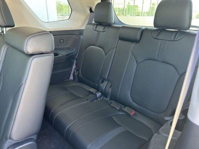 used 2025 Honda Pilot car, priced at $41,900