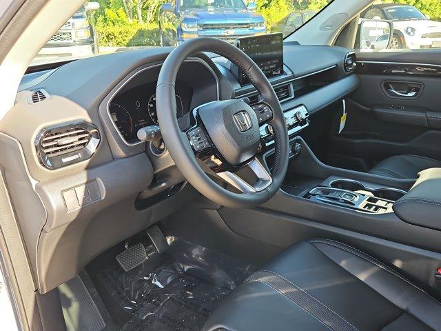 new 2025 Honda Pilot car, priced at $51,550