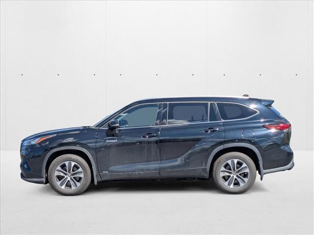 used 2020 Toyota Highlander Hybrid car, priced at $30,256
