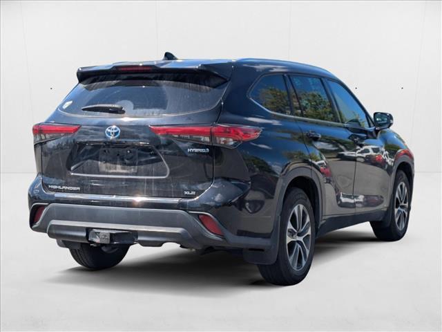 used 2020 Toyota Highlander Hybrid car, priced at $30,256