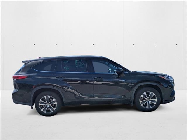 used 2020 Toyota Highlander Hybrid car, priced at $30,256