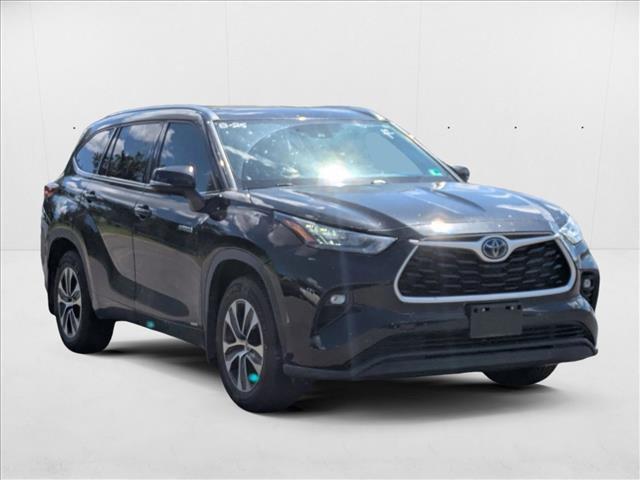 used 2020 Toyota Highlander Hybrid car, priced at $30,256