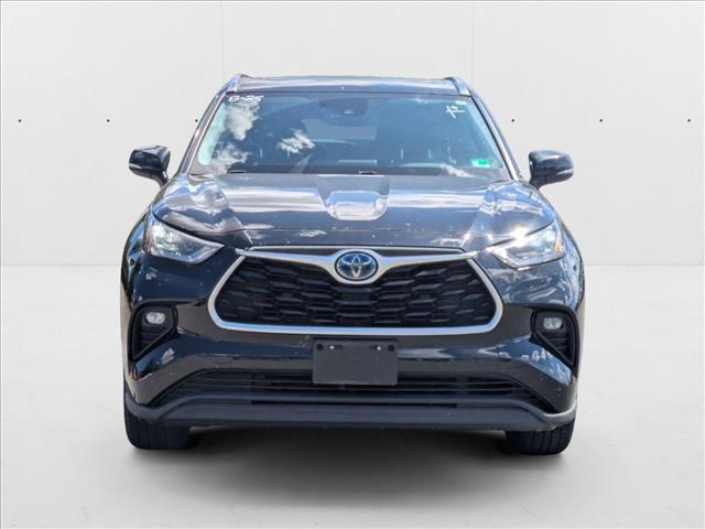 used 2020 Toyota Highlander Hybrid car, priced at $30,256