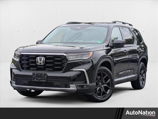 new 2025 Honda Pilot car, priced at $52,995