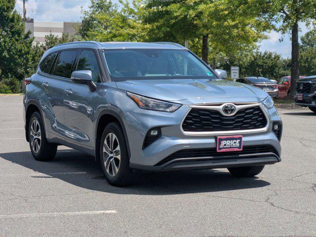 used 2020 Toyota Highlander car, priced at $34,000