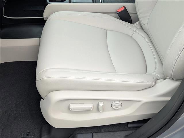 new 2026 Honda Odyssey car, priced at $44,290