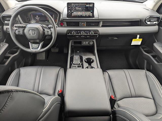 new 2025 Honda Pilot car, priced at $54,530