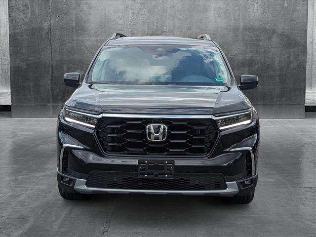 new 2025 Honda Pilot car, priced at $54,530