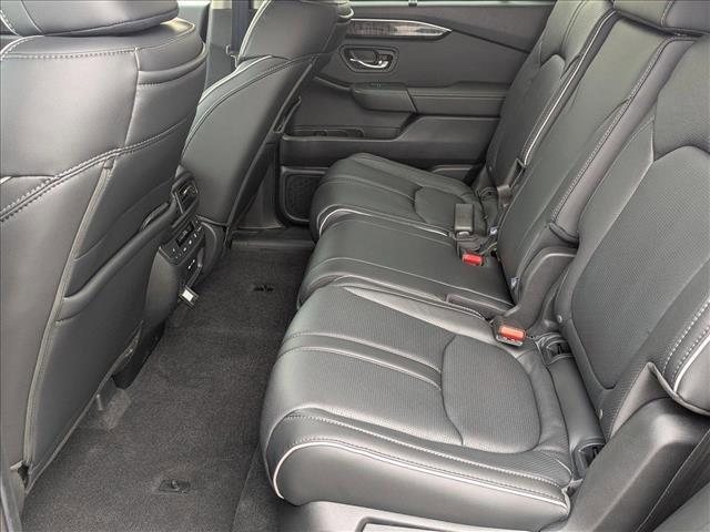 new 2025 Honda Pilot car, priced at $54,530