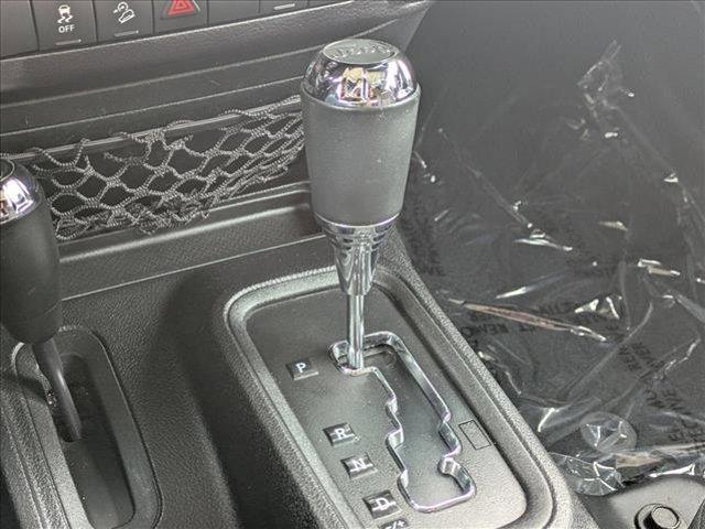used 2015 Jeep Wrangler Unlimited car, priced at $21,999