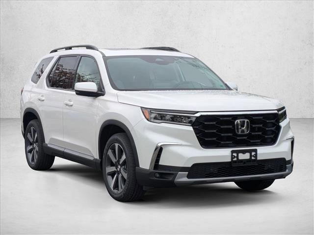 new 2025 Honda Pilot car, priced at $51,550