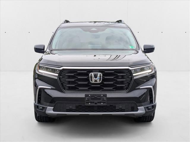 new 2025 Honda Pilot car, priced at $52,995