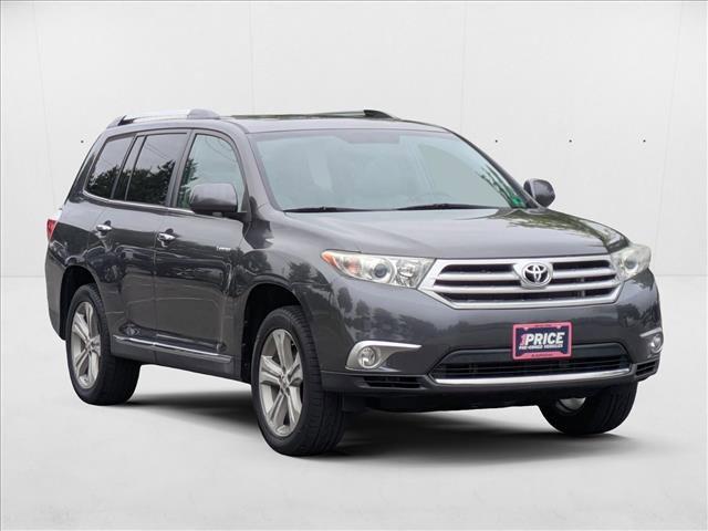 used 2013 Toyota Highlander car, priced at $18,990