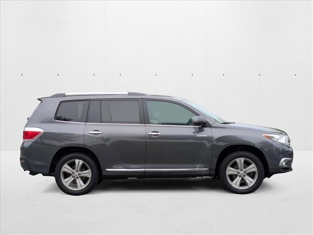 used 2013 Toyota Highlander car, priced at $18,990