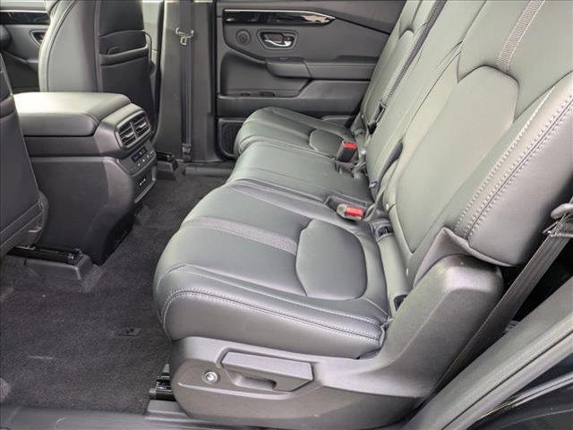 new 2025 Honda Pilot car, priced at $52,995