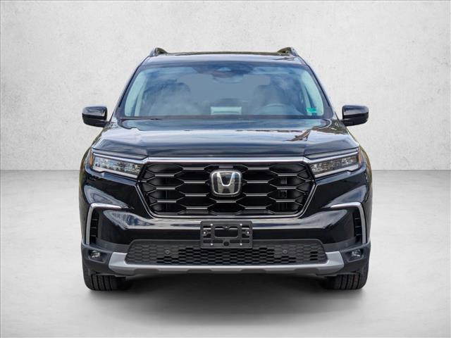 new 2025 Honda Pilot car, priced at $52,995