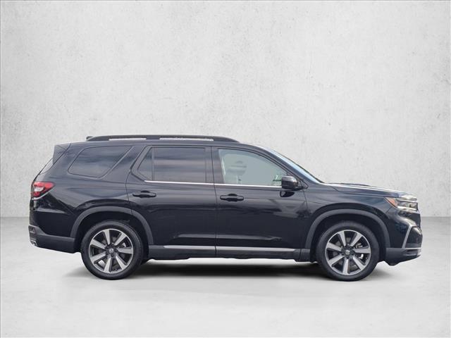 used 2025 Honda Pilot car, priced at $43,991
