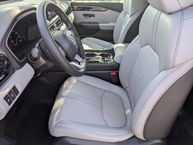 new 2025 Honda Pilot car, priced at $47,825