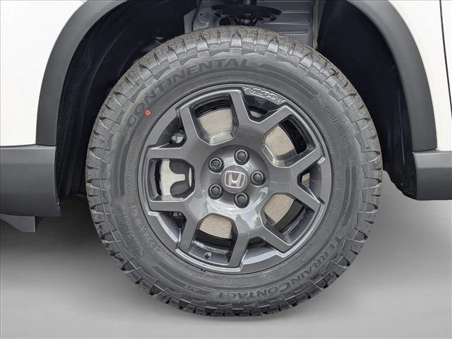 new 2025 Honda Pilot car, priced at $51,350