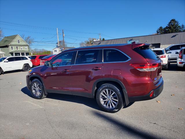 used 2019 Toyota Highlander car, priced at $27,995