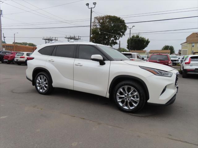 used 2020 Toyota Highlander car, priced at $35,995