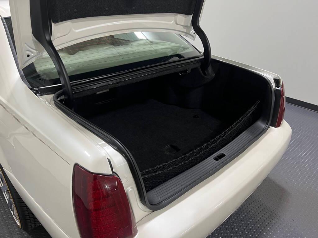 used 2000 Cadillac DeVille car, priced at $9,999