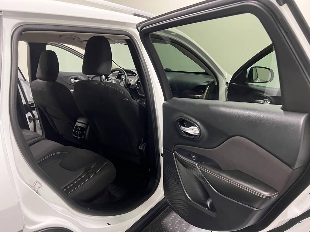 used 2016 Jeep Cherokee car, priced at $10,999