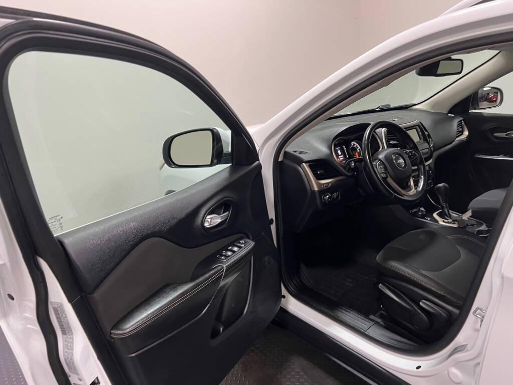 used 2016 Jeep Cherokee car, priced at $10,999