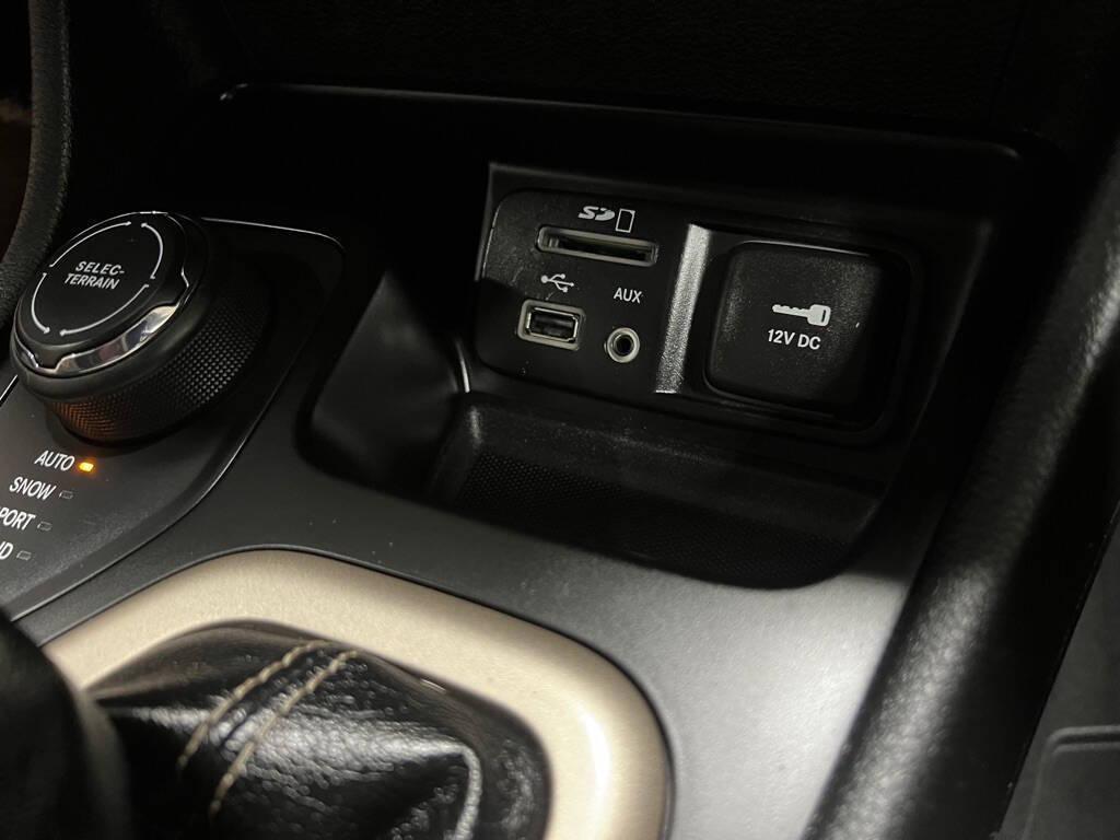 used 2016 Jeep Cherokee car, priced at $10,999