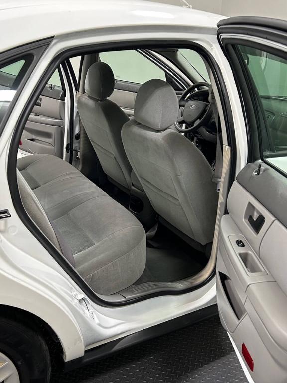 used 2007 Ford Taurus car, priced at $4,999