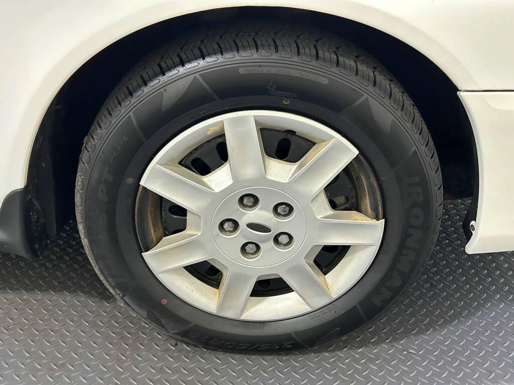 used 2007 Ford Taurus car, priced at $4,999