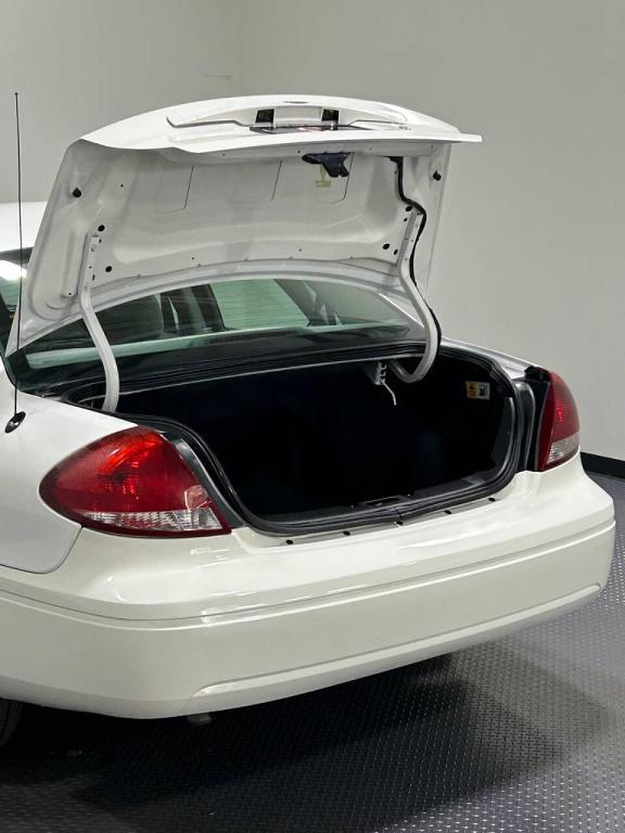used 2007 Ford Taurus car, priced at $4,999