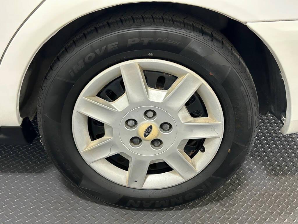 used 2007 Ford Taurus car, priced at $4,999