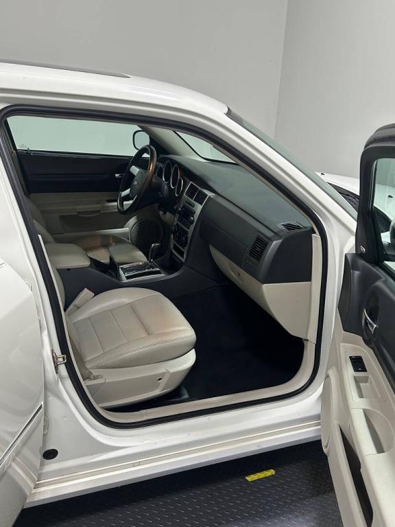 used 2006 Dodge Magnum car, priced at $7,999