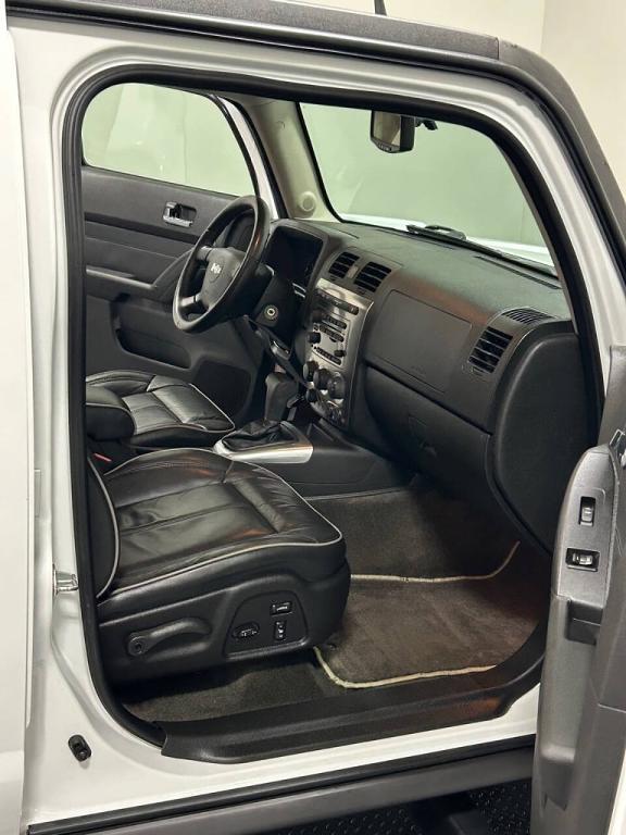 used 2009 Hummer H3 car, priced at $15,499